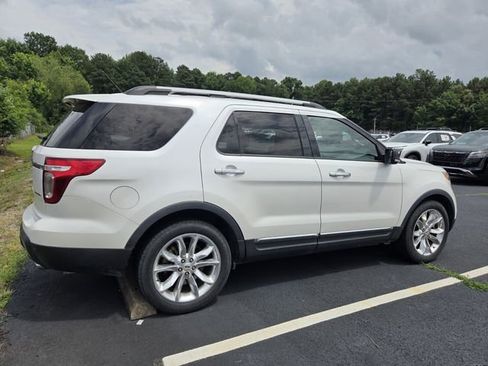 Used 2013 Ford Explorer XLT FWD image 4