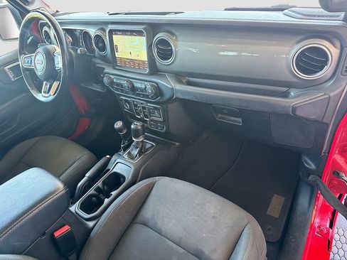 Used 2022 Jeep Wrangler Unlimited Sahara w/ Cold Weather Group AWD/4WD image 34
