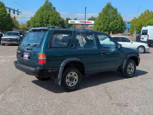 Used 1997 Nissan Pathfinder LE AWD/4WD image 5