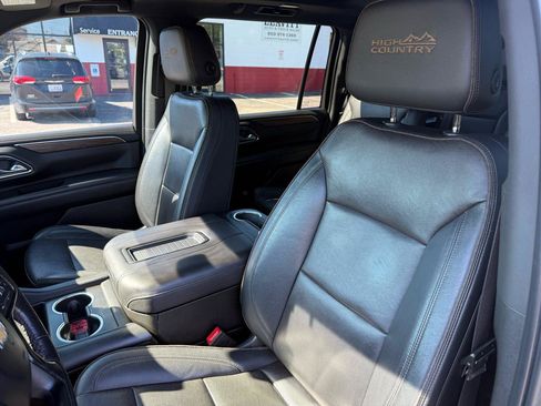 Used 2021 Chevrolet Suburban High Country AWD/4WD image 37