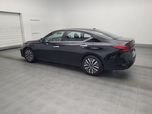 Used 2023 Nissan Altima 2.5 SV image 3