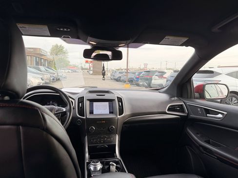 Used 2020 Ford Edge ST-Line w/ Cold Weather Package AWD/4WD image 7