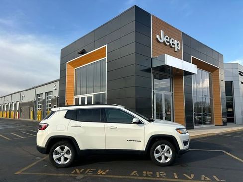 Used 2021 Jeep Compass Latitude w/ Convenience Group AWD/4WD image 1