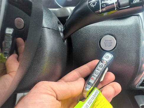 Used 2021 Kia Sorento SX Prestige image 31