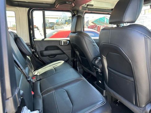 Used 2023 Jeep Wrangler Unlimited Sahara AWD/4WD image 27