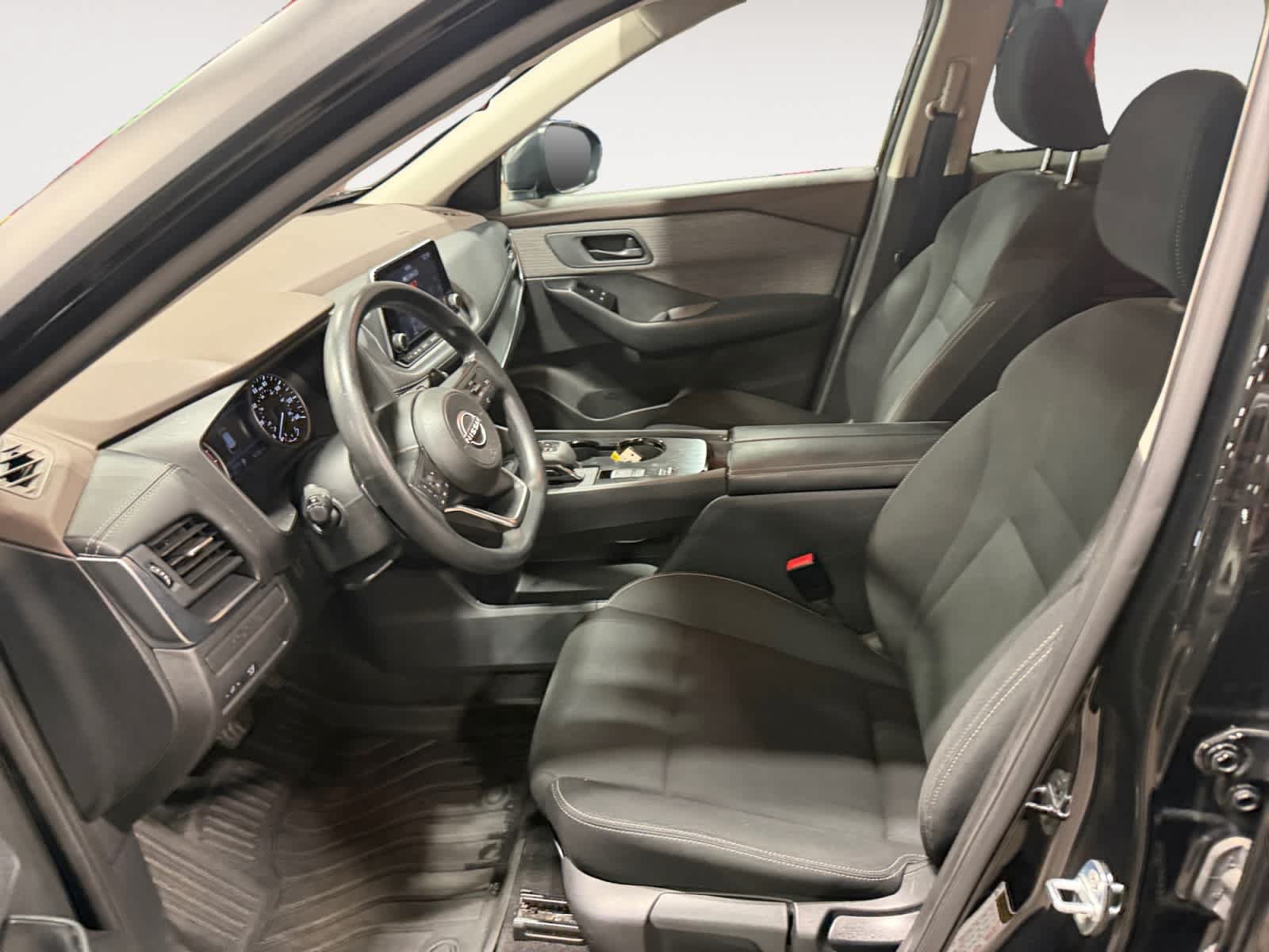 Used 2023 Nissan Rogue S FWD image 10