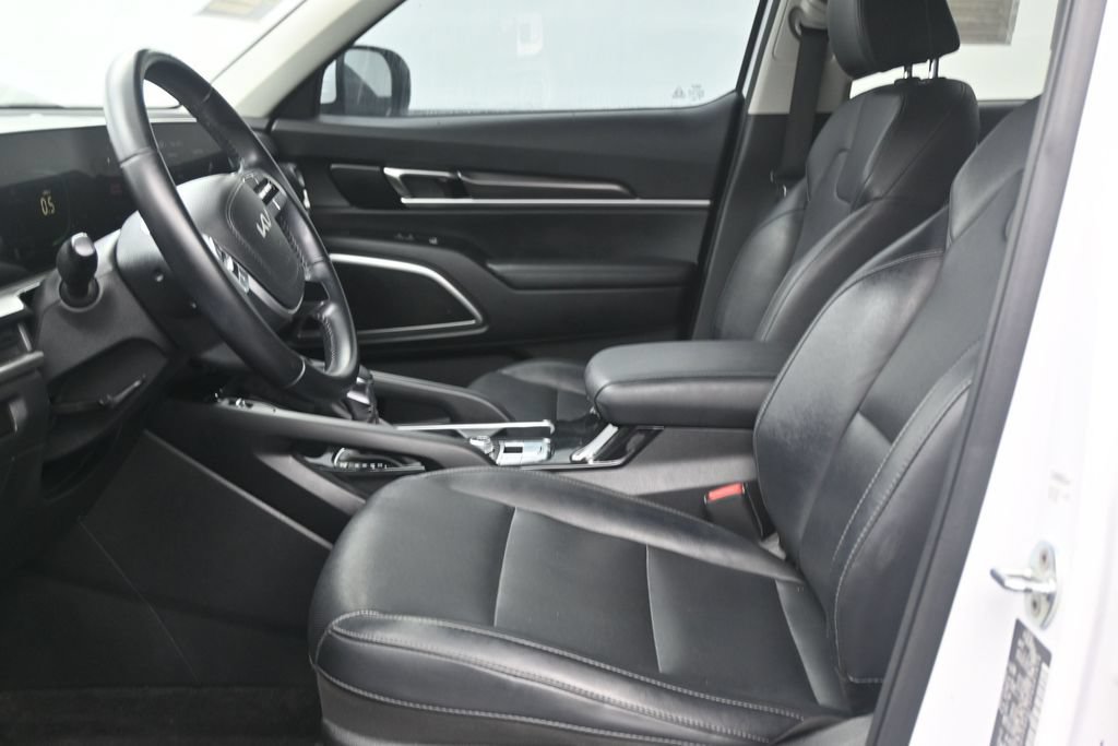 Used 2023 Kia Telluride S AWD/4WD image 11