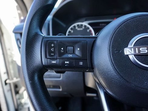 Used 2023 Nissan Rogue S image 19
