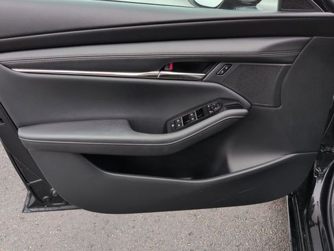 Used 2025 MAZDA MAZDA3 s image 17