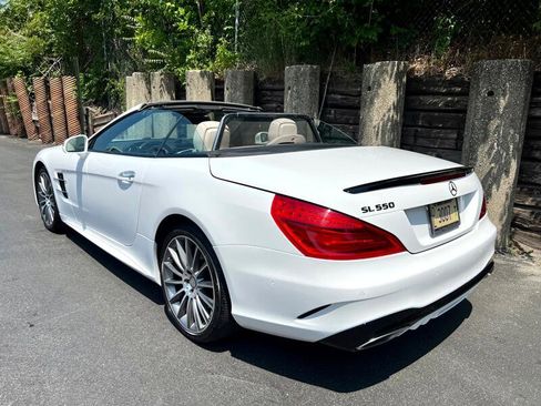 Used 2017 Mercedes-Benz SL 550 image 10