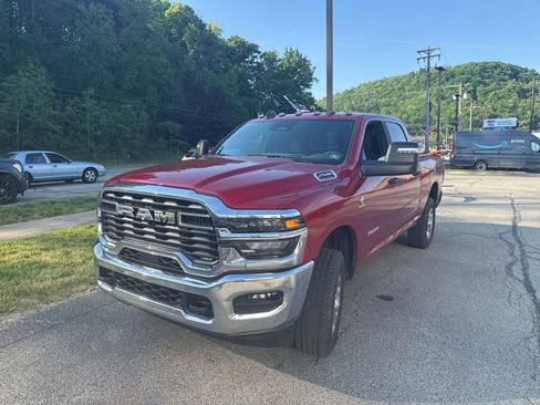 Used 2025 RAM 2500 Big Horn AWD/4WD image 4