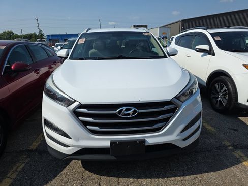 Used 2017 Hyundai Tucson SE w/ SE Popular Package 02 AWD/4WD image 2