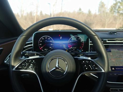 Used 2025 Mercedes-Benz E 350 4MATIC Sedan image 25