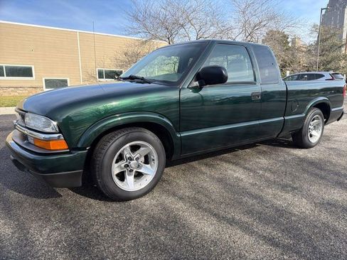 Used 2003 Chevrolet S10 Pickup LS w/ Convenience Package image 4