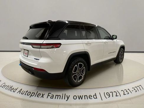 Used 2023 Jeep Grand Cherokee Trailhawk w/ Advanced Protech Group II AWD/4WD image 5