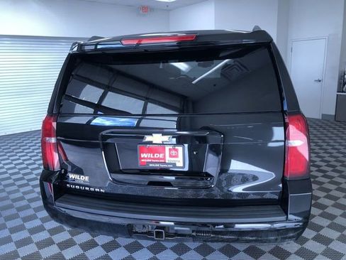 Used 2019 Chevrolet Suburban LT image 6
