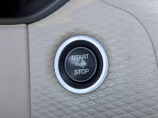 Used 2019 Land Rover Range Rover Velar R-Dynamic SE AWD/4WD image 28