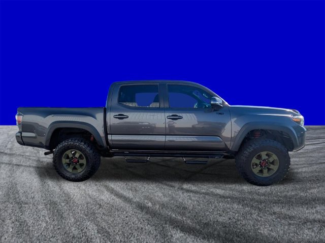 Used 2022 Toyota Tacoma TRD Off-Road w/ TRD Premium Off Road Package AWD/4WD image 3