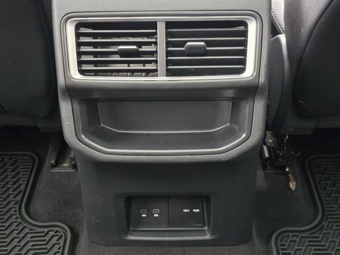 Used 2024 Volkswagen Atlas Cross Sport SE w/ Panoramic Sunroof Package AWD/4WD image 31