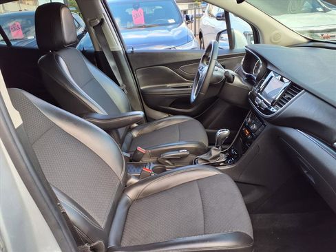 Used 2022 Buick Encore Preferred w/ Safety Package image 26