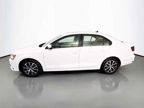 Used 2017 Volkswagen Jetta SE image 6