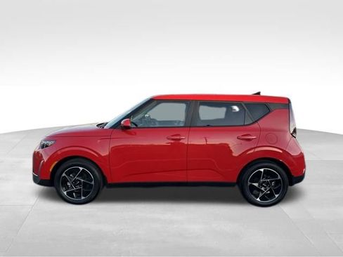 Used 2025 Kia Soul EX image 3