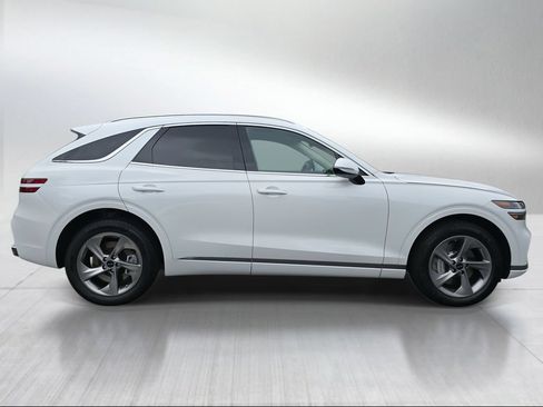 Used 2026 Genesis GV70 2.5T Select AWD/4WD image 2