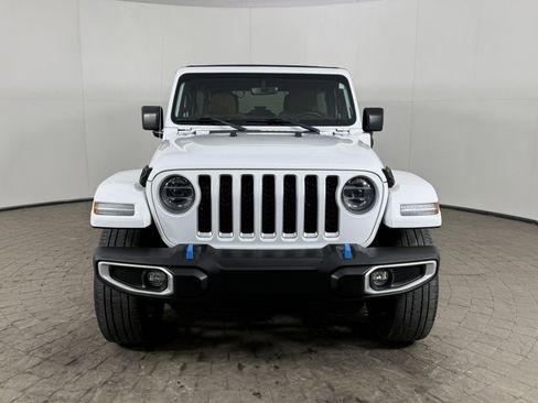 Used 2022 Jeep Wrangler Unlimited Sahara w/ Cold Weather Group image 2