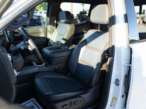Used 2022 GMC Sierra 1500 Denali w/ Denali Premium Package image 12