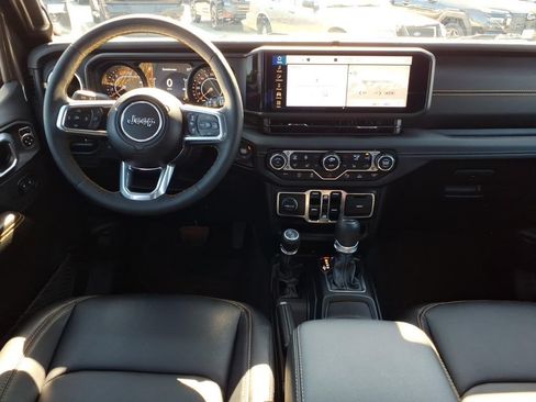 Used 2025 Jeep Wrangler Unlimited Sahara w/ Safety Group AWD/4WD image 14