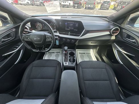 Used 2024 Chevrolet Trax RS image 20