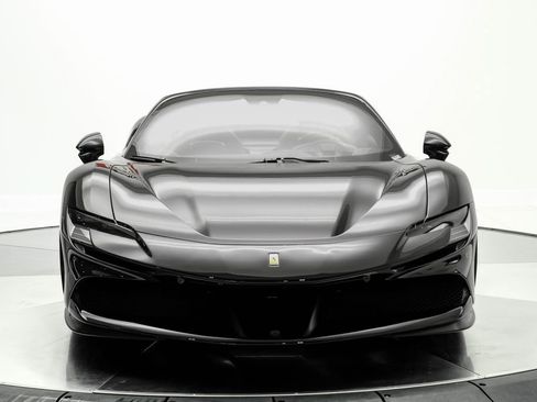 Used 2022 Ferrari SF90 Spider AWD/4WD image 2