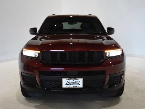 Used 2023 Jeep Grand Cherokee L Laredo AWD/4WD image 2