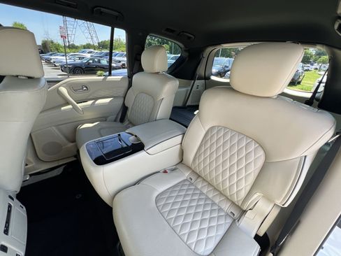 Used 2023 INFINITI QX80 Sensory w/ Cargo Package AWD/4WD image 5