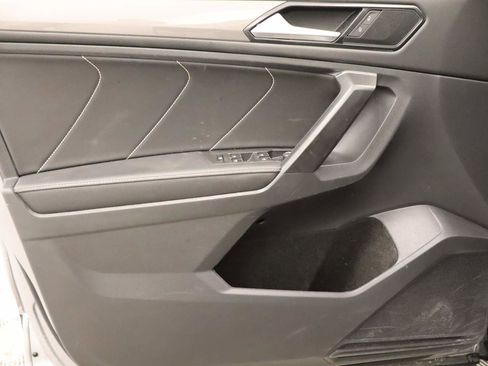 Used 2023 Volkswagen Tiguan SE image 14