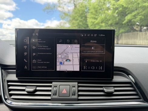 Certified 2025 Audi Q5 e Premium Plus w/ Premium Plus Package AWD/4WD image 14