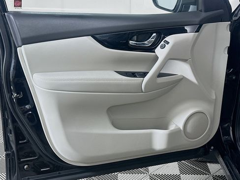 Used 2022 Nissan Rogue Sport SL image 15