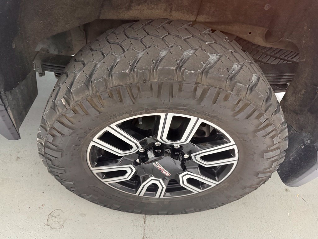 Used 2023 GMC Sierra 2500 AT4 w/ AT4 Preferred Package AWD/4WD image 11