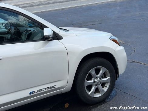 Used 2014 Toyota RAV4 EV image 41
