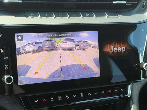 New 2027 Jeep Grand Cherokee Altitude AWD/4WD image 22
