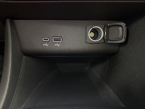 Used 2024 Buick Encore GX Sport Touring image 18