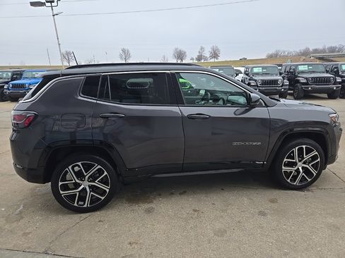 Used 2024 Jeep Compass Limited w/ Elite Group image 11