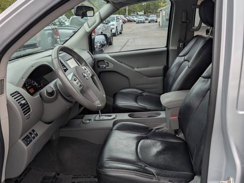 Used 2020 Nissan Frontier SV w/ SV Utility Package image 14