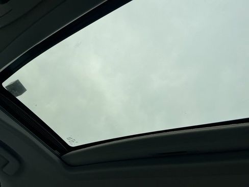 Used 2018 Toyota Sienna Limited Premium image 20