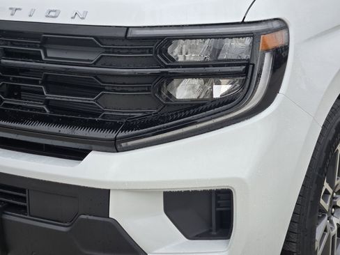 New 2026 Ford Expedition Active image 9