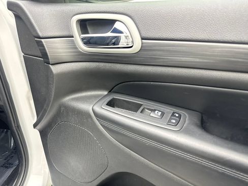 Used 2022 Jeep Grand Cherokee Laredo E AWD/4WD image 50