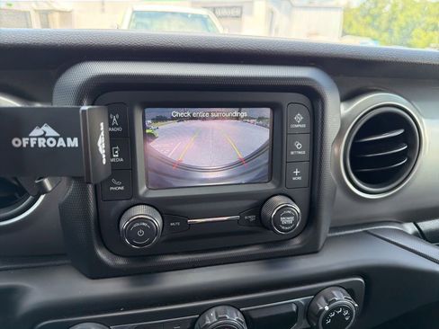 Used 2018 Jeep Wrangler Unlimited Sport AWD/4WD image 18