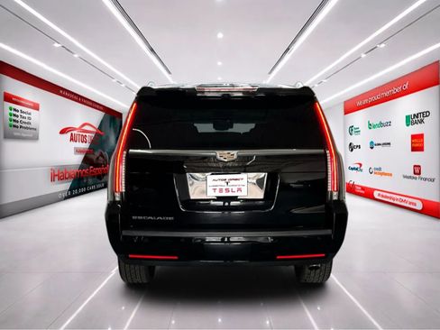 Used 2018 Cadillac Escalade ESV Luxury AWD/4WD image 7