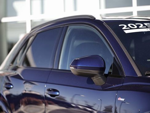 Certified 2025 Audi Q3 2.0T Premium w/ Convenience Package image 3