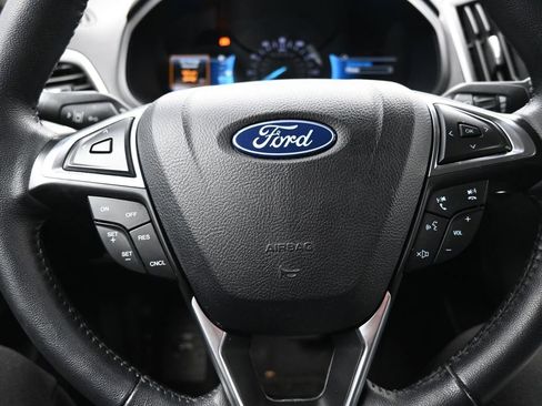 Used 2023 Ford Edge SEL image 11